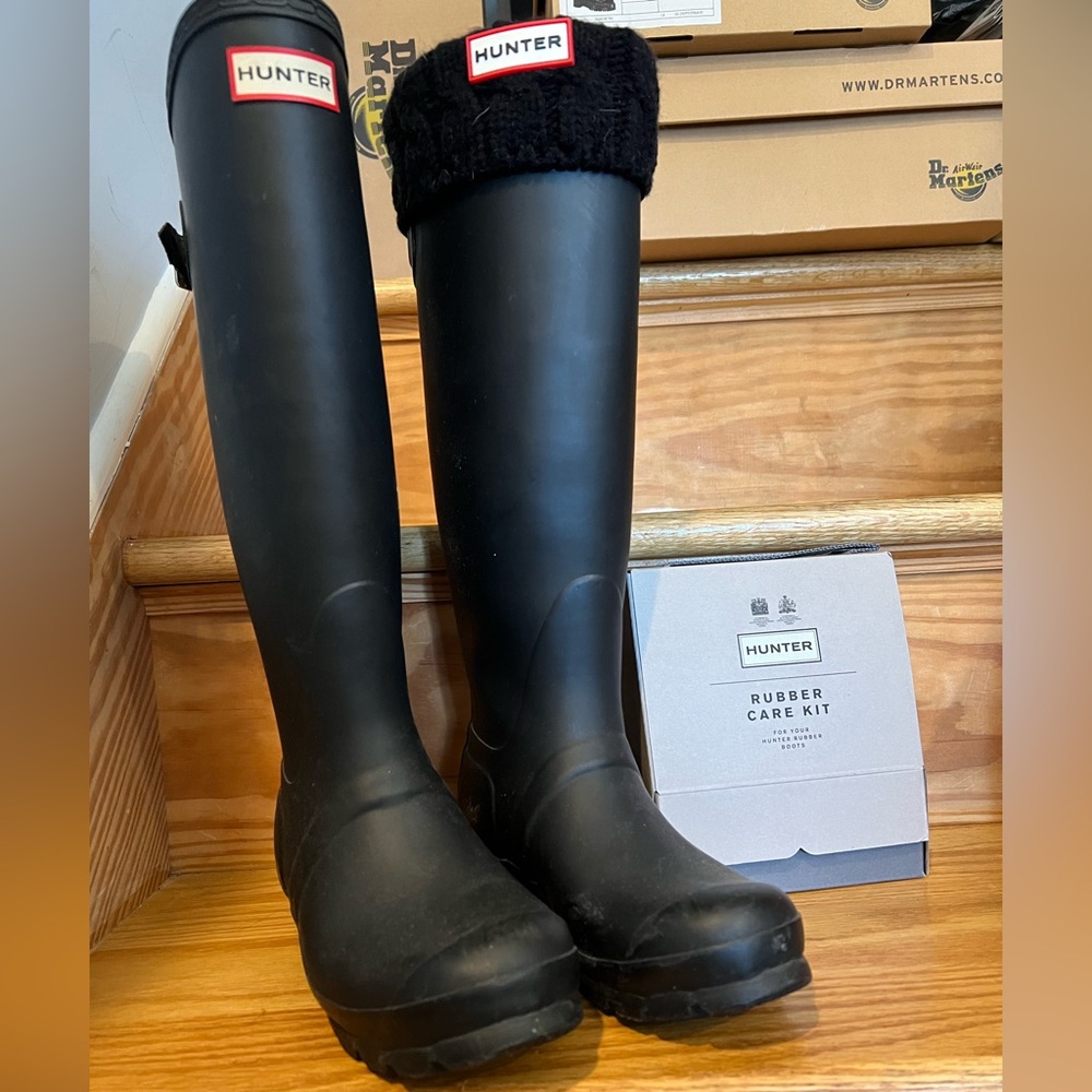 Hunter Adjustable Calf Tall Black Rain/Snow Boots - Size 5